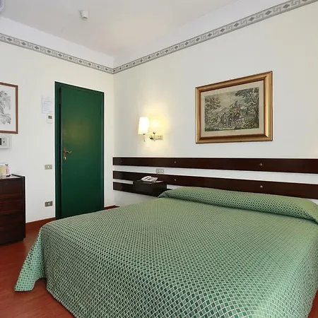 Piccadilly Hotel
