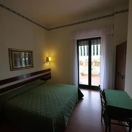 Piccadilly Hotel 3*